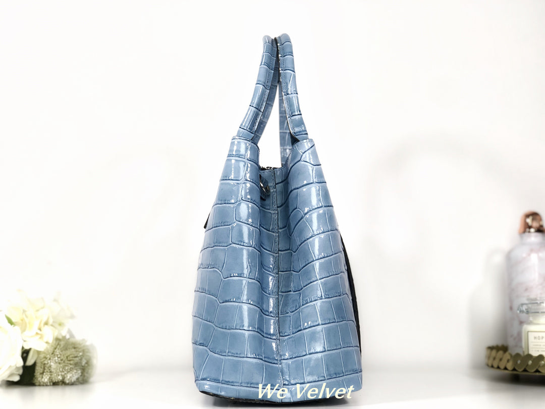 Geantă bleu ciel piele naturală Ariadna – We Velvet