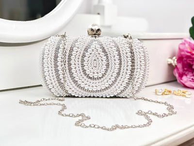 Poșetă clutch albă cu perluțe Eve